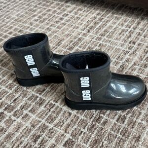 UGG kids classic clear mini II boots fleece lined size 12